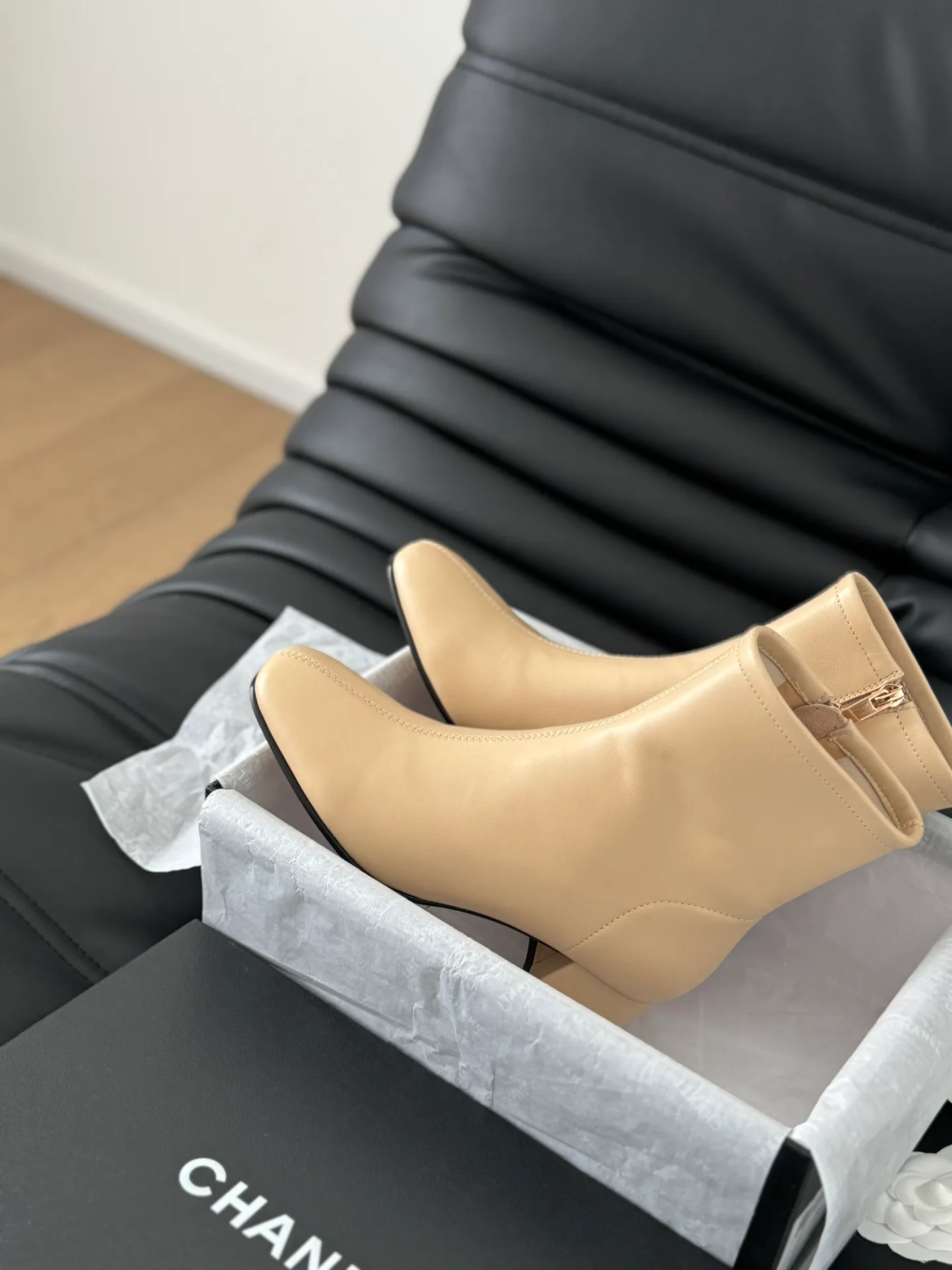 👟👟Ex-factory price 640👟👟 Purchasing-grade Chanel classic new stretch boots series! The leather texture is super good, and the upper is delicate ~ Calfskin upper, sheepskin lining, original outsole! Size:35-39 Other sizes are determined